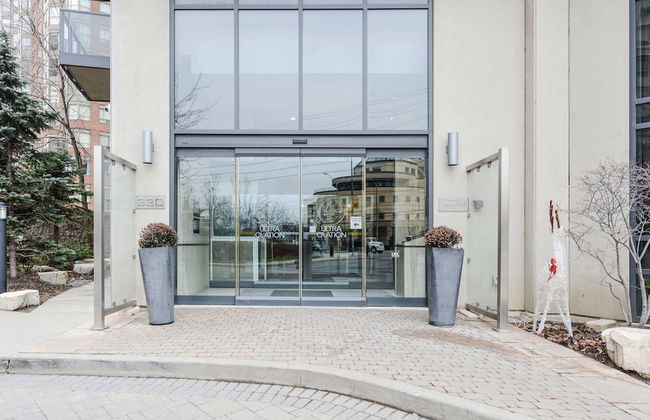 Sarkar Suites - 330 Burnhamthorpe Road - Photo 34