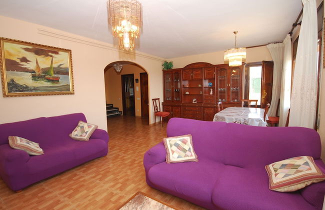 Beautiful Villa in Blanes With Private Swimming Pool - Photo 3