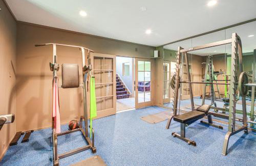 Group-Friendly Newbury Stunner Home Gym, Hot Tub! - Foto 3