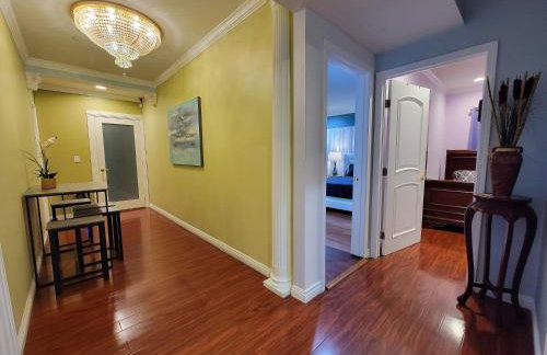 3 bedroom guest suite first floor unit with nice patio area right next to the MrC Hotel 10 minutes from Rodeo Drive Washer Dryer WIFI and more - Foto 5