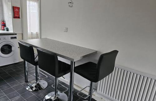 Airport,NEC,JLR,Bham. Entire house 5 beds. - Foto 26