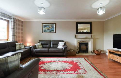 Air Maison - Large Family Home with Pool Table - Photo 29