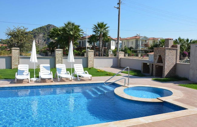 Stunning 4-bed Villa Konak Private & Pool - Photo 15