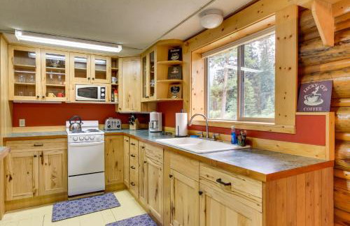 Creekside Silver Gate Getaway with Fireplace! - Foto 10