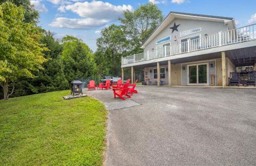 Trailblazer Lodge - Upscale, hot tub, trail, game room, wifi, fire pit, bar, pool table, king bed, view, pet friendly - Photo 50