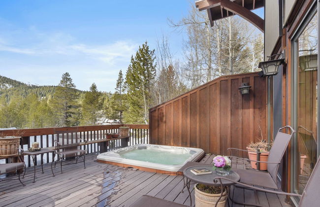 Wulf's Lodge at Olympic Valley Unwind in Hot Tub! - Photo 19