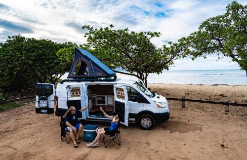 CampCar Maui Jeeps SUVs Hybrid Camper van Rentals with equipment and Travel Advice - Foto 17