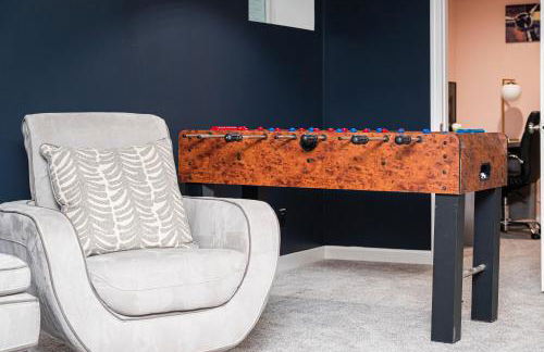 Indy Getaway - 5BR - Sleeps 16 - Arcade games - Perfect for families and groups - Foto 76