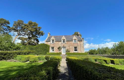 Balloan Cottage - Photo 1