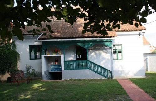 Seoski Turiziam Larva - Photo 2