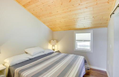 Baileys Harbor Waterfront Vacation Rental with Grill - Foto 12