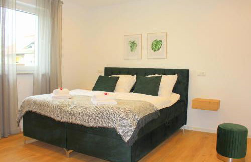 Großes Apartment mit Küche, Dusche, Badewanne, Balkon, Parkplatz vor dem Haus, ruhig gelegen, ADA4 - Foto 54