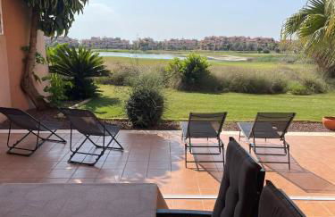 BEL APPARTEMENT REZ De CHAUSSEE AVEC DOUBLE TERRASSE FACE AU LAC ET AU GOLF - Foto 29