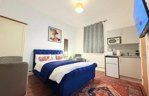 Stylish studio 8,Weekly, Monthly stay deals,Parking,Contractors,NHS,Families, Relocators, nr Sandwell hospital - Foto 5
