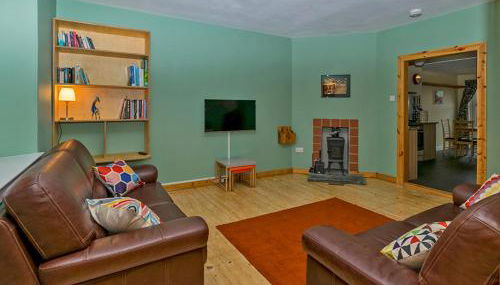 Cosy Cottage Close to East Beach, Shops, Restaurants and RAF base - Foto 4