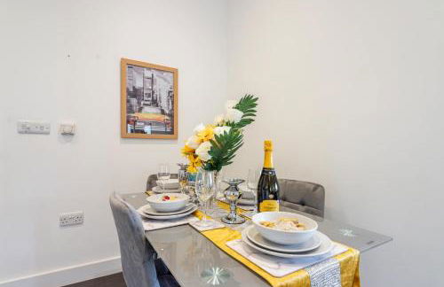 2 bed O2-Canary Wharf-Excel- in 30 mins London boat ride - 30 Mins Contractors-Families-Corporate people- Wifi 500mb-Flex CheckIn-Shops-Train Station - Foto 3