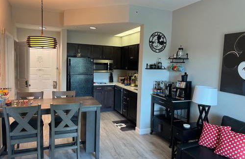 5 Minutes to Disney Free Shuttle King & queen bed - Foto 88