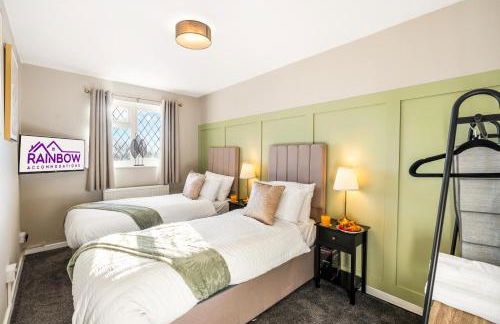 Spacious 5-Bedroom Home, Accommodates 10, Fast Wi-Fi & Parking Included - Foto 7