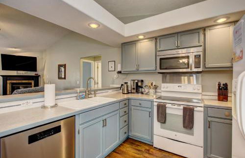 Hello Dolly! 3 beds, 2 bath, 2 TV's, Fireplace, Quiet Neighborhood in Star, ID minutes from walking trails and river views - Foto 5