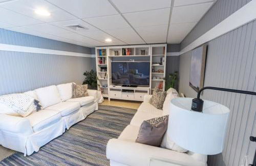 Beautiful Home 30 Feet from the Sand at Spofford Lake! - Foto 36