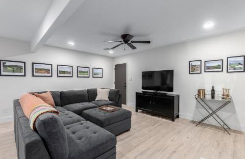 3BR Retreat with Heated Pool, BBQ and Mountain Views - Foto 35