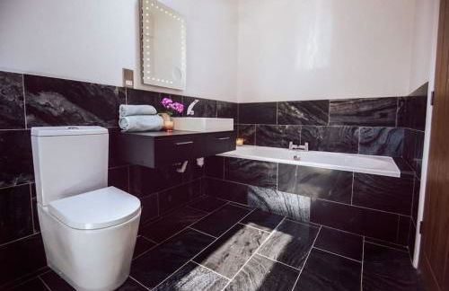 cosy cottage on banks of River Wye - Foto 26