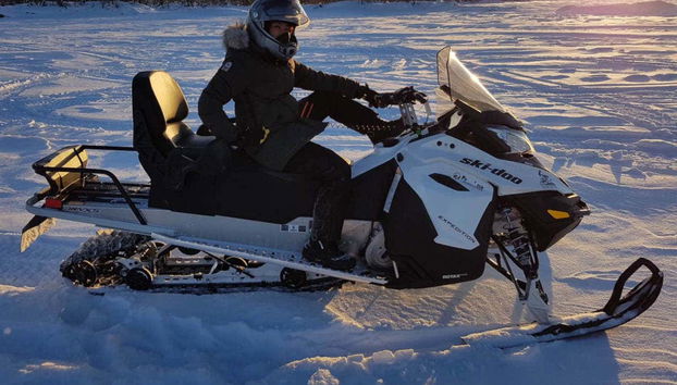 Moto de neve por Yellowknife