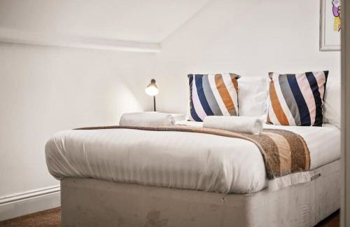 Huge Duplex in Great Location - Foto 33