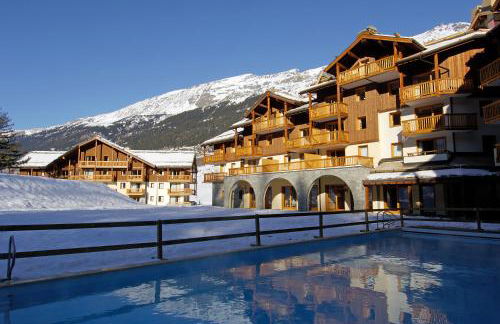 Résidence Les Alpages 4 étoiles - Appartement 4 personnes - Piscine, Hammam, Sauna, Jacuzzi - ValCenis 73480 - Foto 2