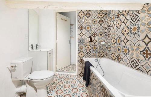 Appartement sous combles - vieille batisse proche centre ville - Foto 4