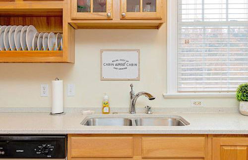 Stoney Creek Cottage Wintergreen w EV Charger - Foto 68