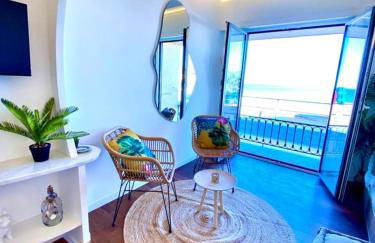 LE ROCAMARE -Superb-Atypical Sea view-A.C-WIFI - Foto 2