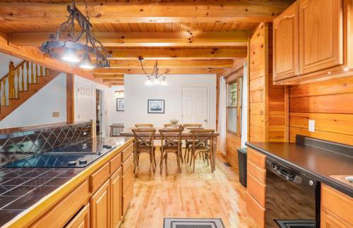 Cabin 3 Miles off I-40-hot tub-firepit-secluded better than a Hotel - Photo 14