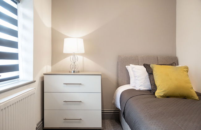 4 Bed - Sleeps 6 - Private Garden - Free Parking - Foto 2