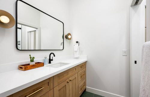 Mountain views swimming a private escape at Sonoran Serenity - Foto 26