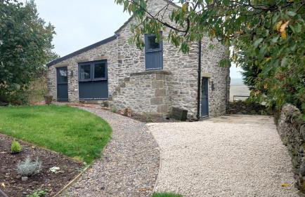 Charming 1 bed Peak District Barn Conversion - Photo 9