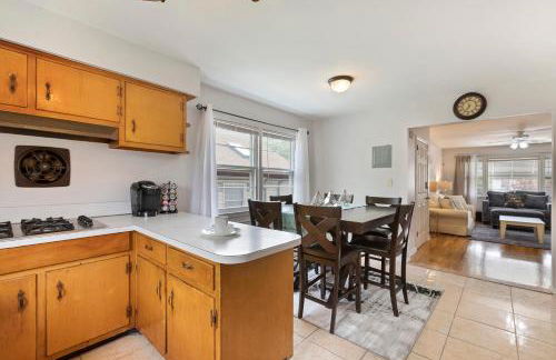 Close to NYC | King Bed | Free Parking - Foto 15