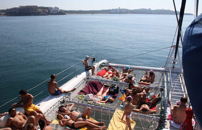 Catamaran Cruise - Photo 3