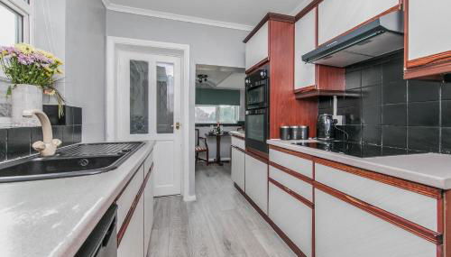 The Comfy Contractors Resort, Free Private Parking & Wifi, 7 beds - Foto 5