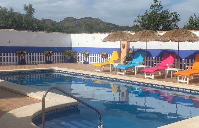 2 Bed-sleeps 4-mtn View-private Pool & Terrace - Photo 11