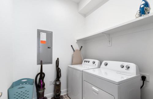 Sandy Cheeks Pet Friendly - Photo 50