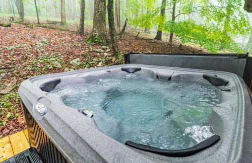 River Cabin w Hot Tub, Screened Porch & Fire Pit - Photo 8