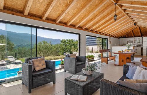 Villa Pasika with private 31m2 pool, summer kitchen with BBQ, 4 bedrooms - Photo 6