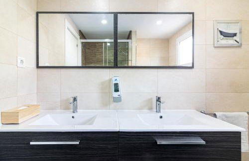 Malaga Center Flat Beach & Terrace - Photo 19