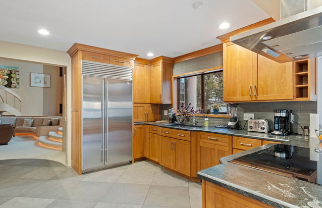 Massive Home w Sauna Pools Hot Tub Fireplaces - Photo 26