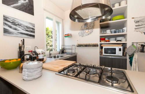 GuestHost - Charming apartment with parking! - Photo 11