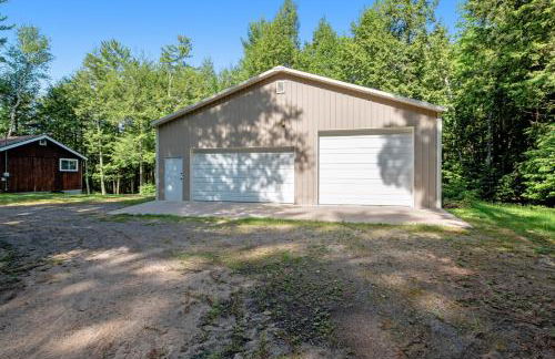 Quaint Lake Escape - Photo 2