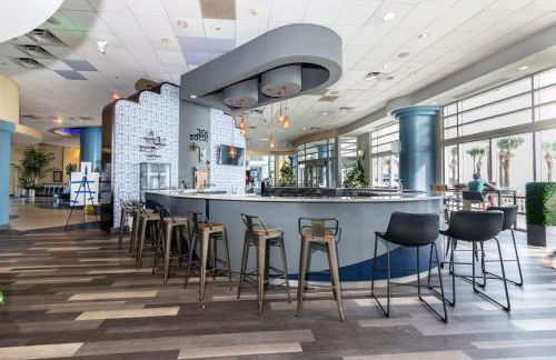 10th Floor Oasis Stunning 2BR with Spacious Private Double Balcony at The Wyndahm Ocean Walk Resort - Foto 26