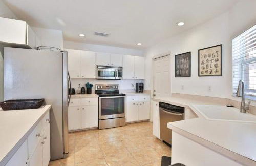 Resort Saltwater Pool Spa Near Anna Maria - Photo 15