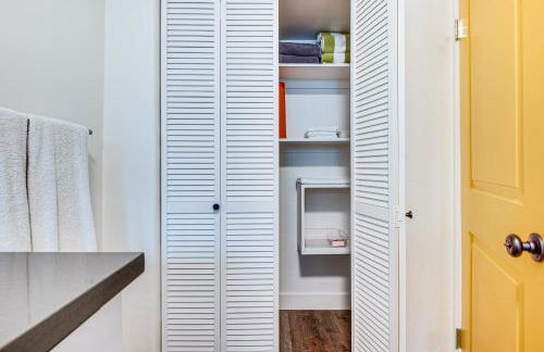 Home 1 Mi to DTLA Room to Work and Relax! - Photo 14